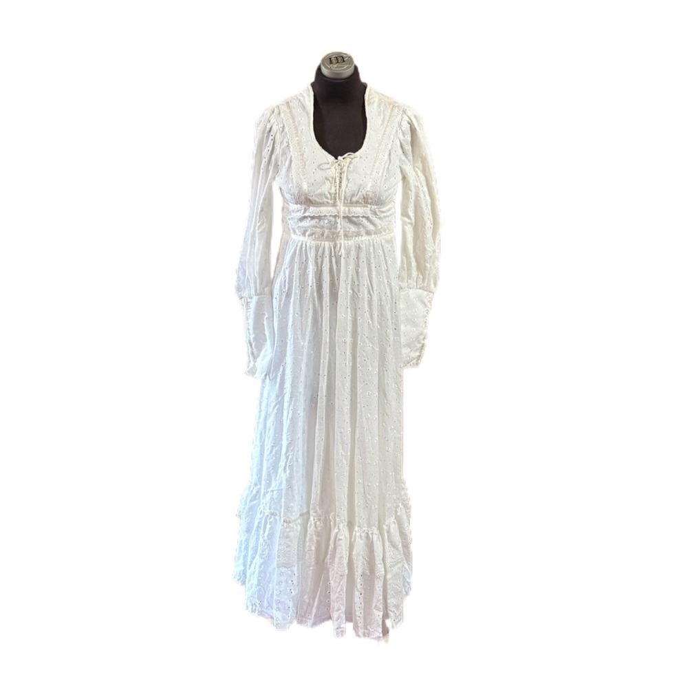Vintage 1970s Gunne Sax White Long Sleeve Lace Dress - Picture 2 of 8